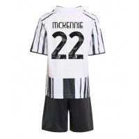 Juventus Weston McKennie #22 Domáci Detský futbalový dres 2025-26 Krátky Rukáv (+ trenírky)